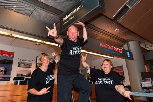 Hamburg Airport stellt Duschen zu Wacken bereit