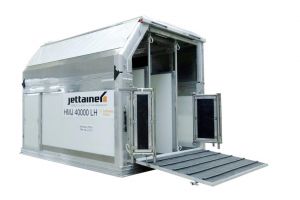 Jettainer platziert spezielle ULD zum Transport von Pferden