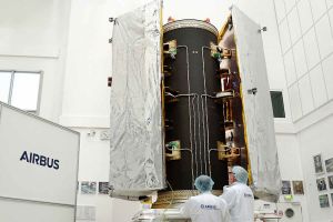 Dispenser für neue GRACE-FO-Satelliten besteht Tests