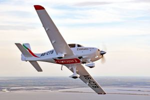 Cirrus SR22 G6 und Phenom 100EV für Emirates-Flugschule