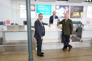 Ex-Botschafter von Russland am Flughafen Memmingen 