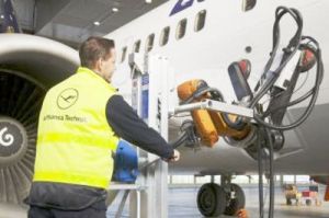 Lufthansa Technik will Schäftungsroboter regulär einsetzen