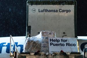 MD-11 der Lufthansa hilft Gemeinden in Puerto Rico