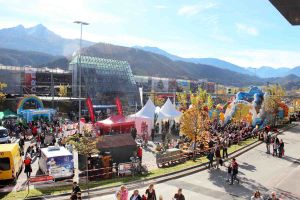 Flughafenfest bescherte 30.000 Besuchern perfekten Herbsttag