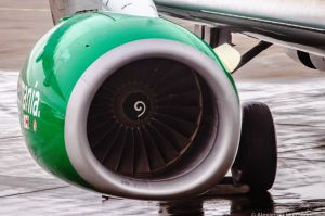 Drehkreuze und Urlaubsziele am Flughafen Friedrichshafen im Winter