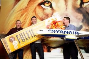 Ryanair verbindet Tickets für Flüge mit Theater und Fußballspiel