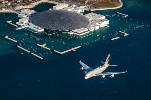 Show des Airbus A380 von Etihad übers Louvre Abu Dhabi