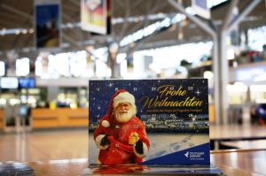 Adventskalender mit Flügen hinterm Türchen