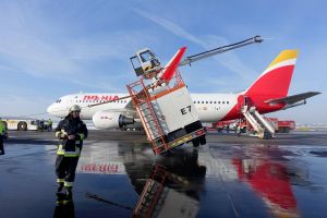 A320 rammte Enteisungsfahrzeuge in München