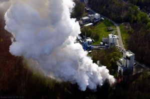 DLR beim Test von neuem Raketenantrieb
