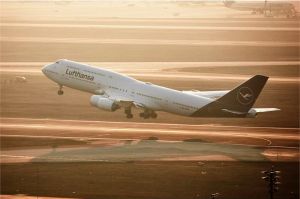 Rundflug durch Deutschland: 747-8 grüßte mit neuem Logo
