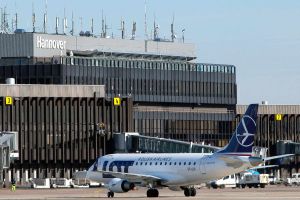 LOT verbindet Hannover mit Warschau