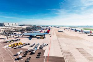 STR mit neuen Zielen und Low-Cost Airlines im Sommer