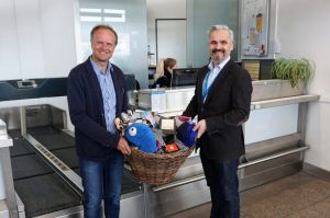 Flughafen-Fundsachen finden Guten Zweck