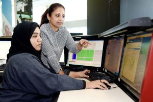 Frauen bei Emirates fliegen A380