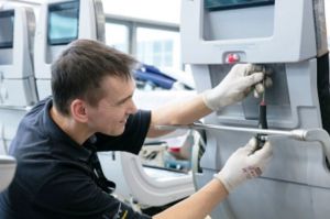 Lufthansa Technik differenziert Reparaturen der Kabine