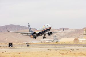 Boeing übergibt ersten Frachter 737-800BCF