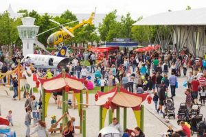 Musik und Flugzeug-Klassiker für Familien in München