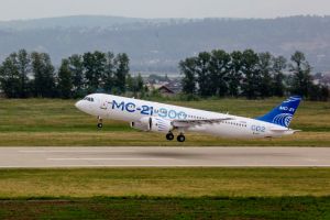 MC-21 fliegt in makelloser Optik