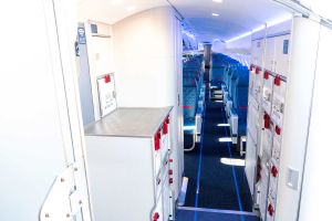 Bombardier CRJ mit neuer Kabine in Farnborough
