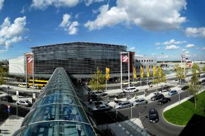 KLM baut mit Embraer Amsterdam ab Dresden aus