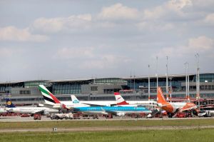 Privat zu Reisen dominiert deutlich am Hamburg Airport