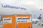 Lufthansa spart Treibstoff durch leichtere LD3-Container