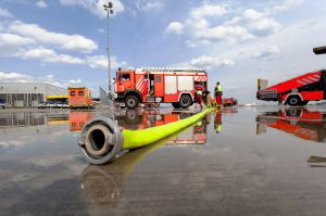 Feuerwehr setzt Sondersignal zum Flughafen Hannover