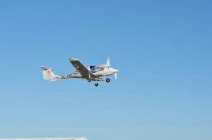 Siemens fliegt in DA40 mit seriellem Hybridantrieb