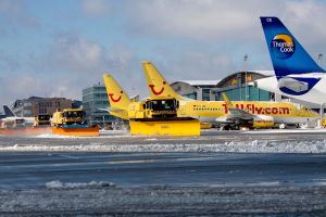 Vom Büro aufs Vorfeld: Winterdienst-Crew bereit