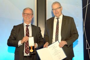 DGLR ehrt "Mr. Sentinel" Prof. Volker Liebig