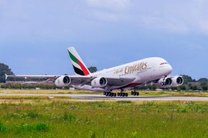 Pistensperre bringt Emirates A380 nach Glasgow