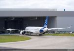 Bemalung des ersten Airbus A350 XWB in Toulouse