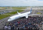 Bemalung des ersten Airbus A350 XWB in Toulouse