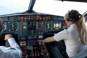 Pilotin erzählt ihren Weg zum Traumberuf
