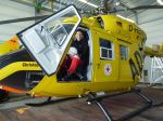 ADAC-Rettungshubschrauber Christoph 32 mit Frau am Steuer