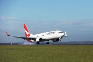 Qantas operiert ersten Linienflug ohne Müll