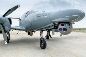 Seeaufklärer Diamond DA62 MSA auf der Paris Air Show