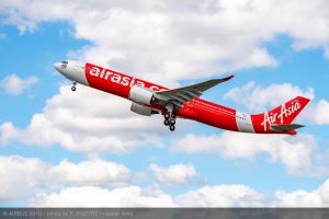 Airbus zeigt ersten A330neo für AirAsia Group