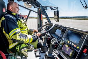 Flotte Panther Löschfahrzeuge am Flughafen Stuttgart