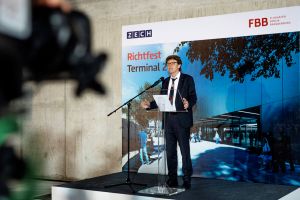 Flughafen BER feiert Richtfest für Terminal 2