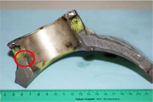 Fahrwerksbruch in Boeing 747 durchstößt Tragfläche