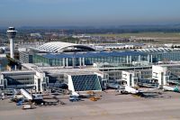"Shopping Night" zum 10. Geburtstag des Münchner Terminals 2