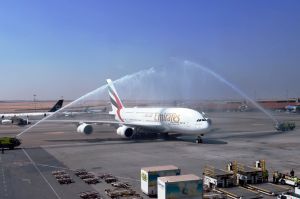 Emirates fliegt mit A380 drei Klassen nach Kairo