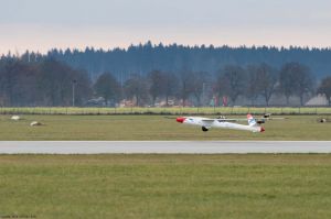 Aeroelastischer Flügel: Demonstrator im Erstflug