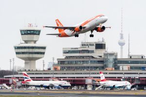 Messflüge bei Nacht am Flughafen Tegel
