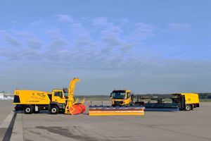 Winterdienst: Fuhrpark am Flughafen Köln Bonn verstärkt
