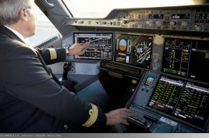 Airbus A350 XWB mit Touchscreen im Cockpit