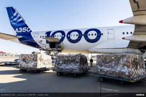 Airbus lässt A350-1000 Masken aus China holen