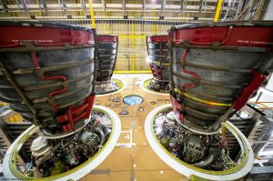 NASA lässt weitere Triebwerke für Rakete SLS bauen